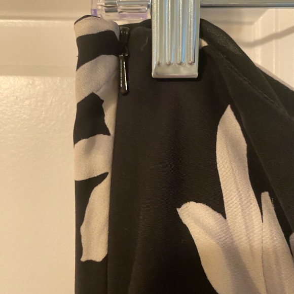 Ralph Lauren Black and White Floral 100% Silk Skirt - Picture 4 of 5